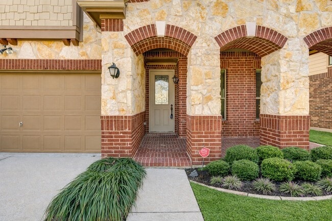 Building Photo - 26311 Parkman Grove Dr