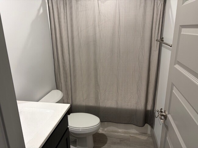 Building Photo - 1160 Marathon Dr