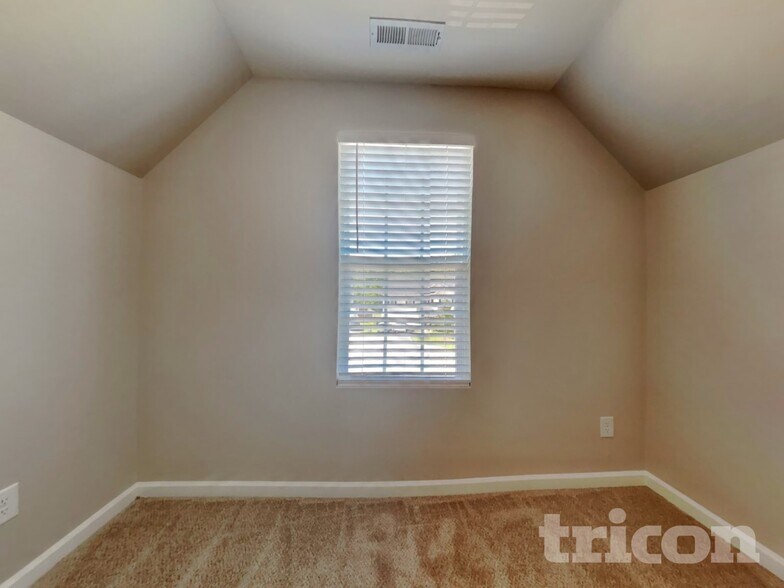 Building Photo - 507 Menlo Pk Rd