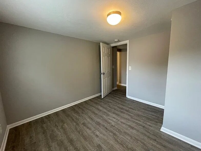 Building Photo - 1205 Dayton St SW