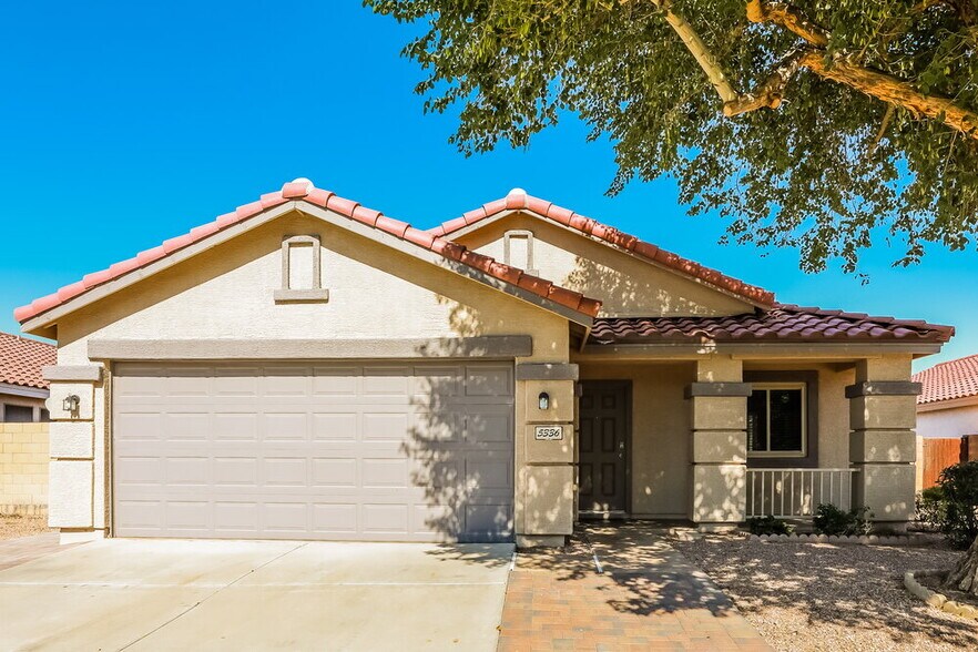 Primary Photo - 5336 E Flower Ave