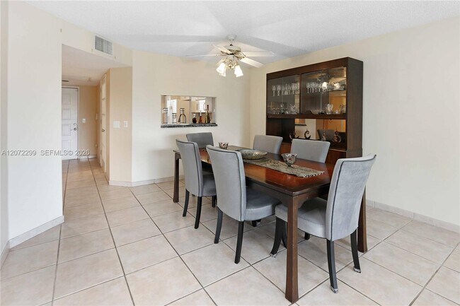 Building Photo - 850 SW 138th Ave