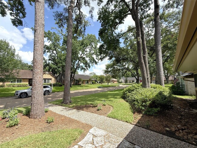 Building Photo - 5007 Shady Nook Ct