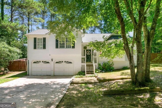 Primary Photo - 200 Dogwood Trail