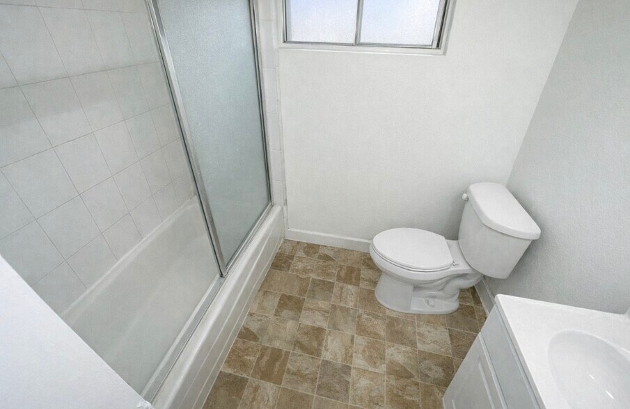 Building Photo - 1711 W 144th St