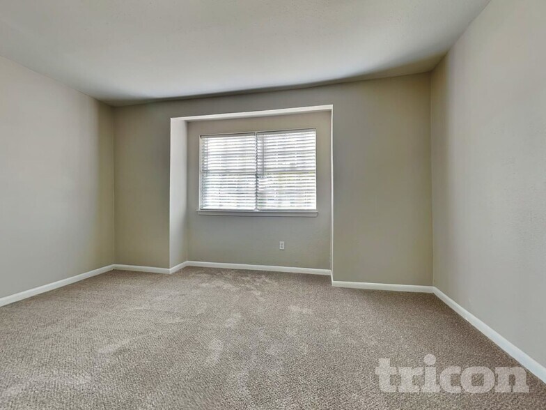 Building Photo - 19030 Jodywood Dr