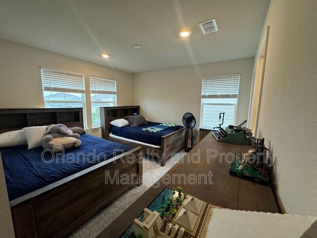 Building Photo - 5625 Cedar Chase Dr