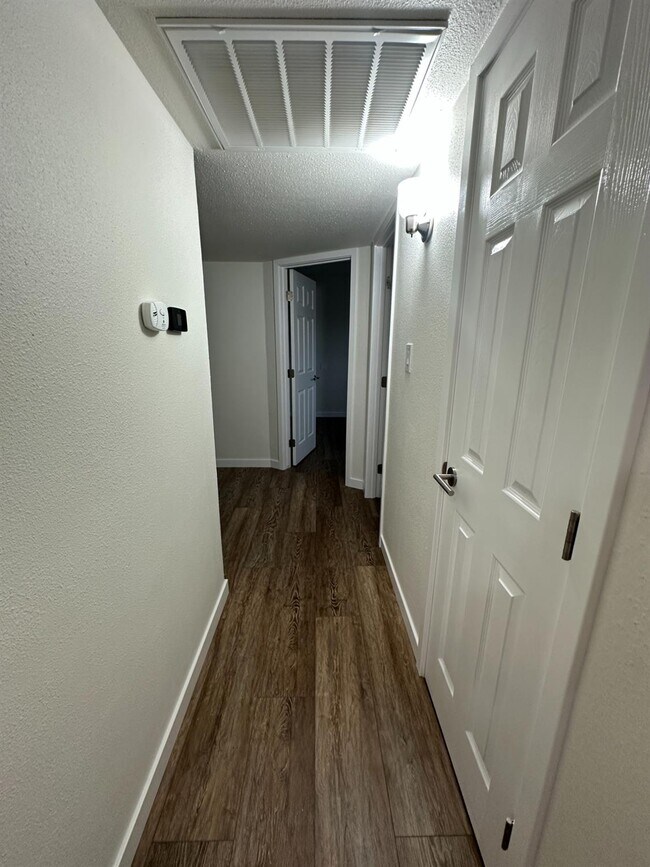 Building Photo - 4554 N Manila Ave