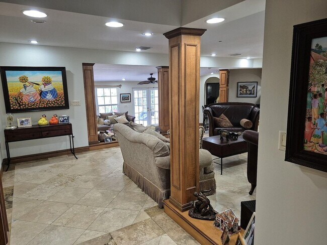 Building Photo - 11081 SW 30th Ct