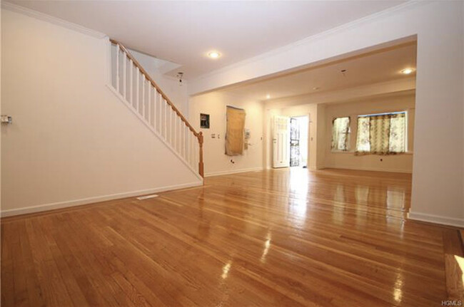 Building Photo - 4123 Wickham Ave