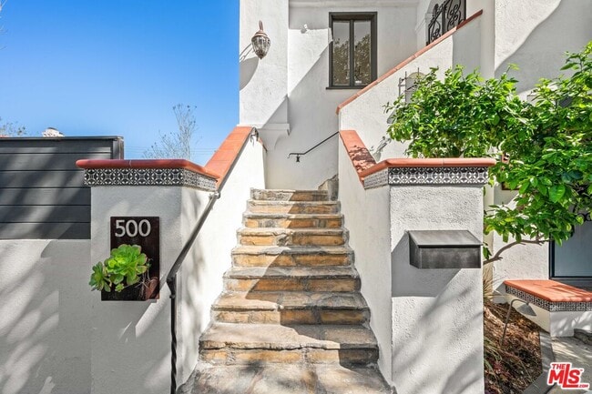 Building Photo - 500 Smithwood Dr