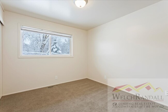 Building Photo - Recently Remodeled 3 bed 2 Bath Home in Ogden