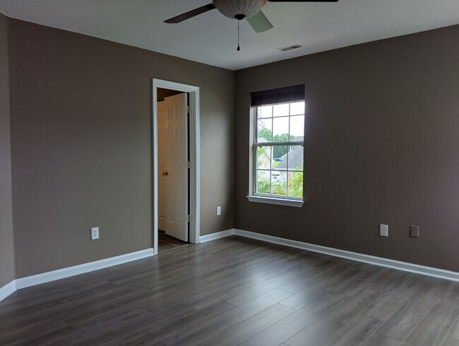 Building Photo - 811 Rilee Dr