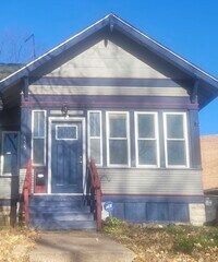 Building Photo - Perfect Family Home!