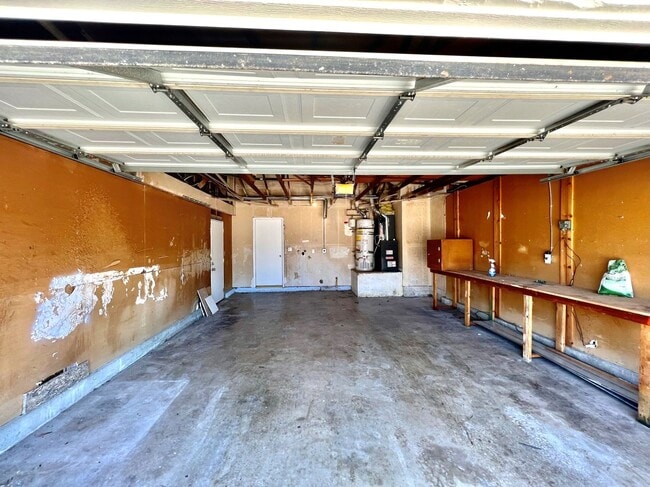 Building Photo - Beautiful 4 Bedroom Single Family Home for...