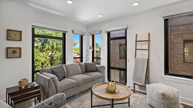 Building Photo - 815 V St NW