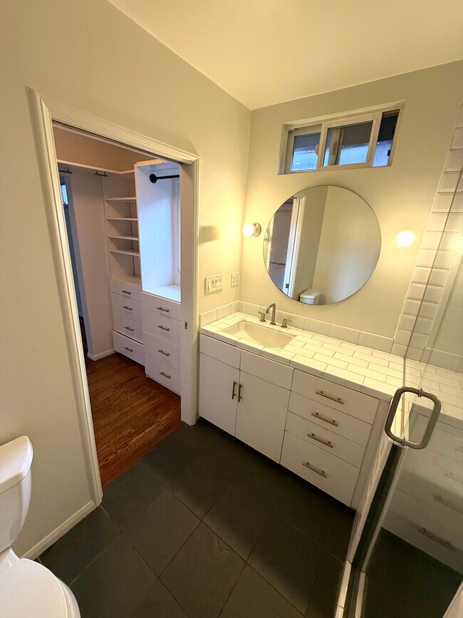 Bathroom - 622 Venezia Ave