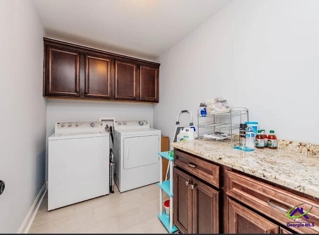 Building Photo - 111 S Carmenville Dr