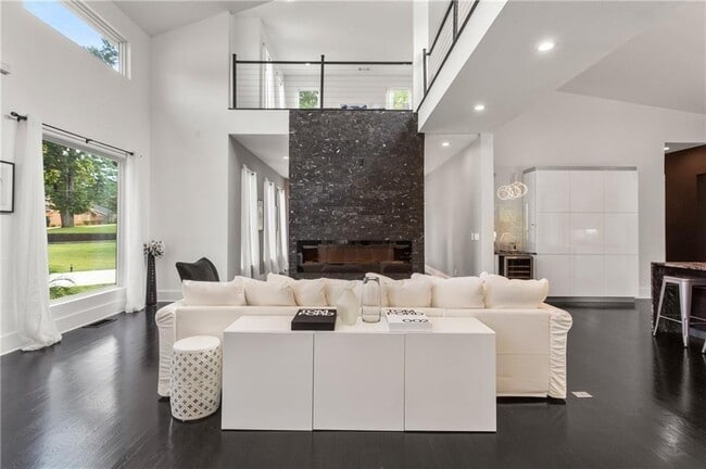 Building Photo - 1756 N Akin Dr NE