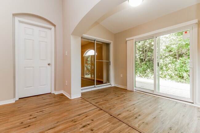 Building Photo - 2135 Remington Pointe Blvd