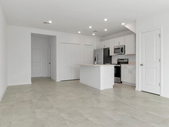 Building Photo - Modern New Construction Townhome in Desirable Lakewood Ranch – Up to 1 Month Free