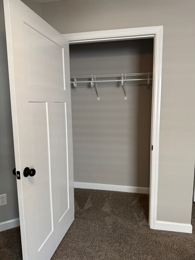 Building Photo - 157 Cody Dr