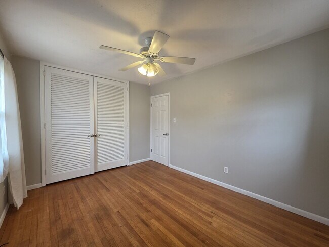 Building Photo - "Charming 3-Bed Oasis with Granite Touches in Fayetteville – 1600 Sq Ft of Comfort!"