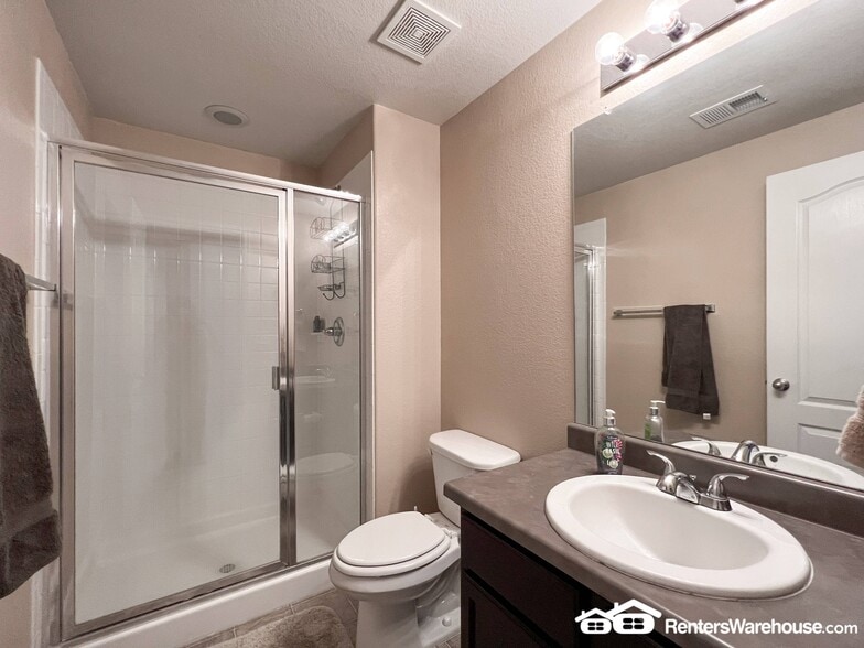 Building Photo - 25104 E Pinewood Pl