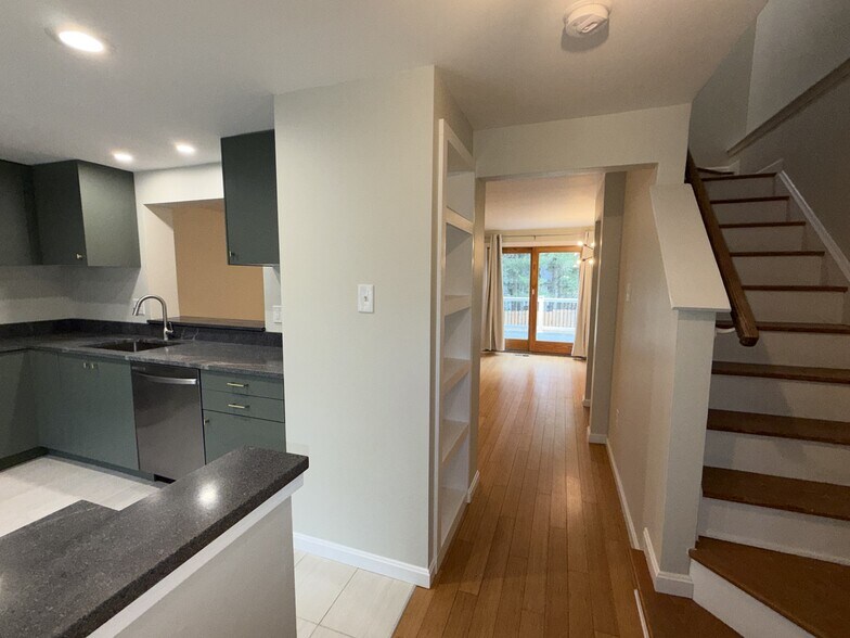 Building Photo - 1195 Palmwood Ct