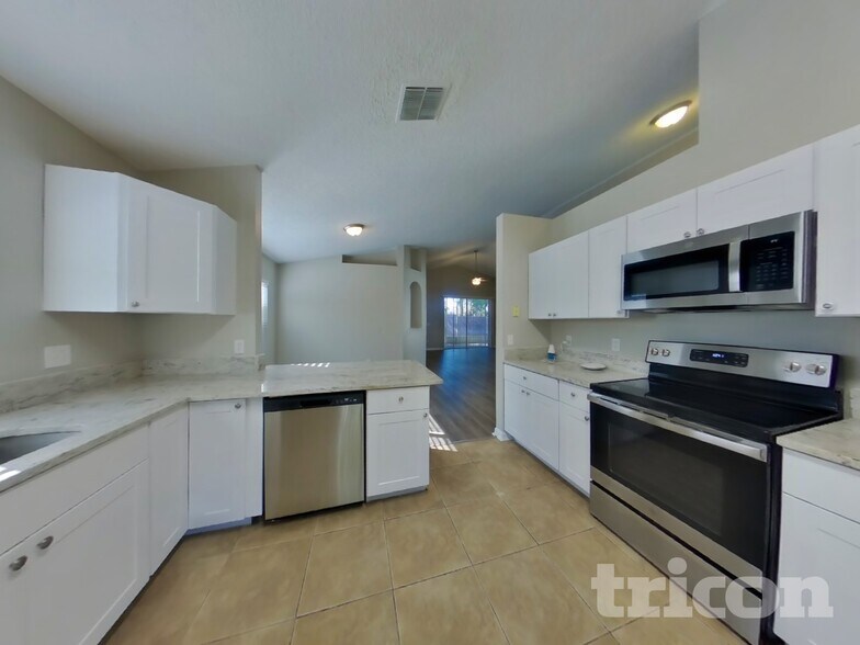 Building Photo - 545 Randon Terrace