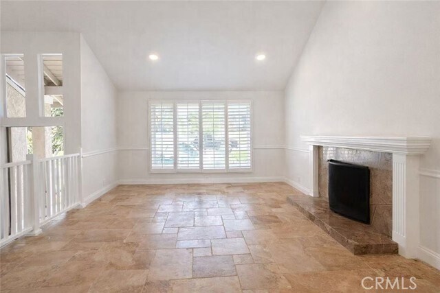 Building Photo - 4 Tory