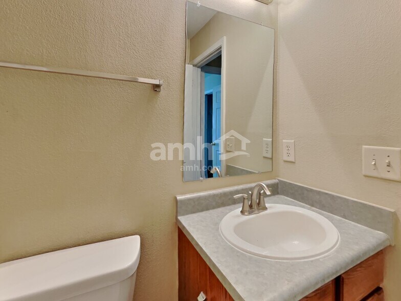 Building Photo - 5904 Jackie Ln