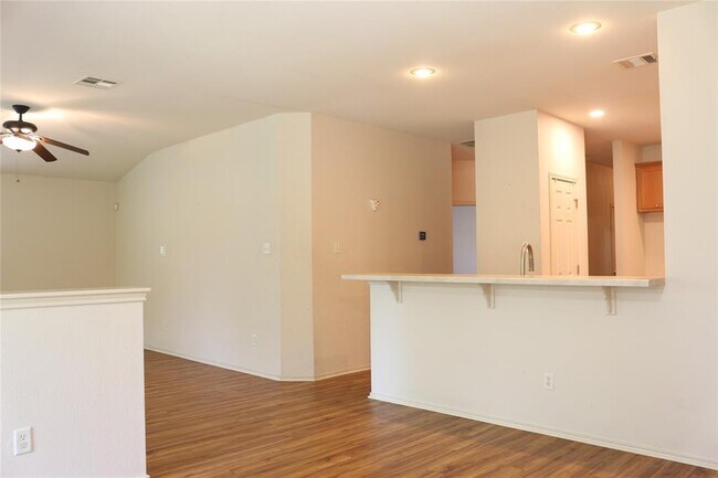 Building Photo - 1811 W Pflugerville Pkwy