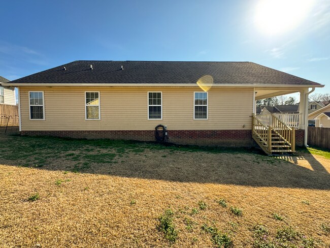 Building Photo - Lovely 3 Bed 2 Bath Home with Bonus Room