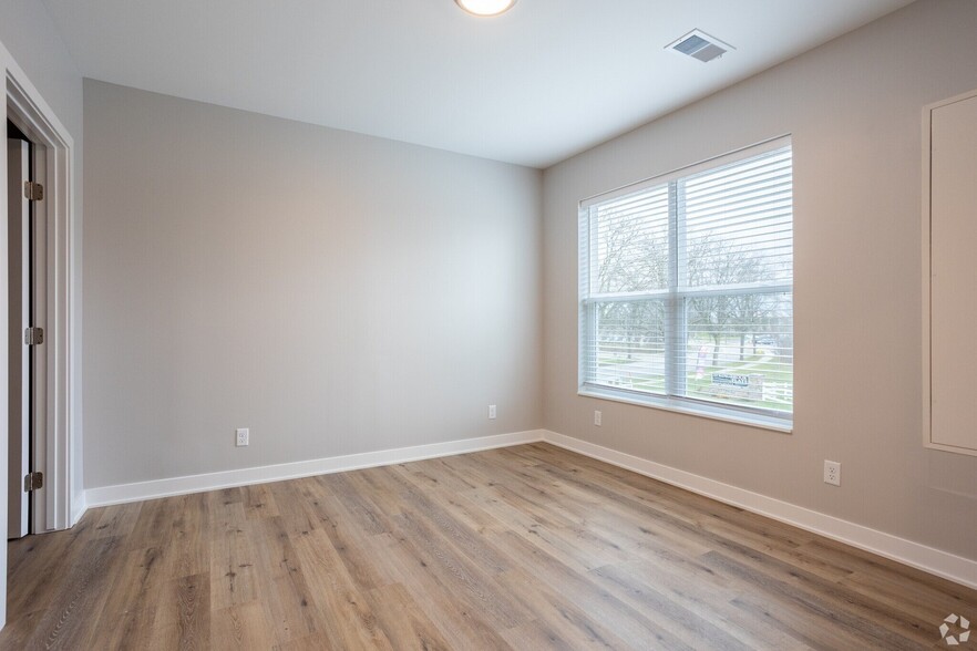 Building Photo - Oakbrook Apartments