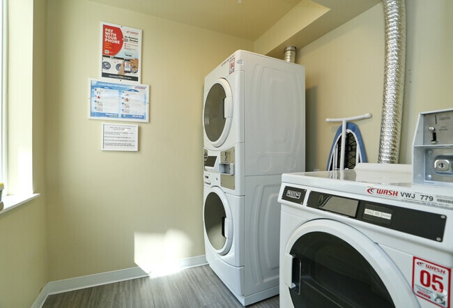 Interior Photo - Cubix 95
