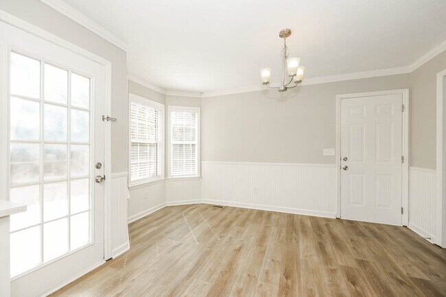 Building Photo - 311 Shadylake Dr