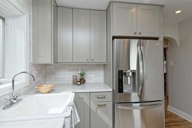 Building Photo - 3554 Jamieson Ave