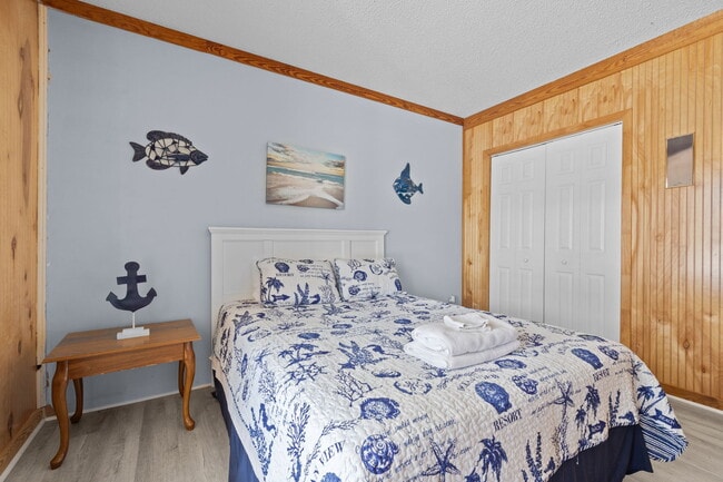 Building Photo - 360 Island Rd