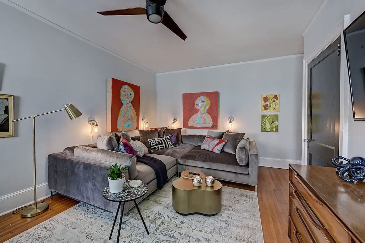 Building Photo - 518 Lamar Ave