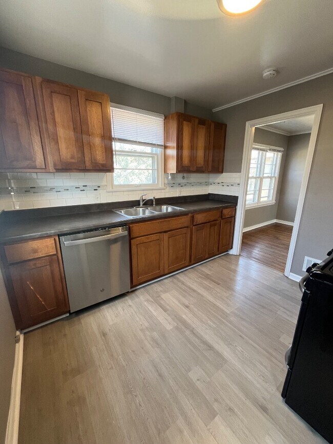 Building Photo - 5140 Evans St