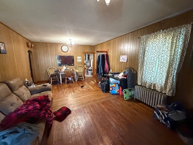 Building Photo - 931 Worcester Rd