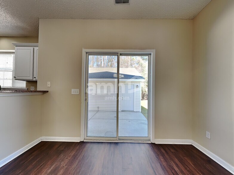 Building Photo - 620 College Park Cir