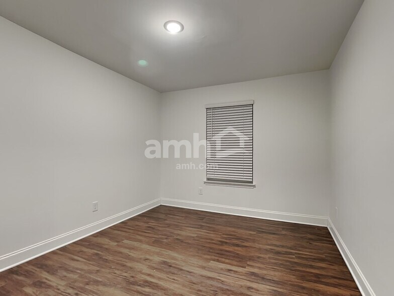 Building Photo - 1401 Alcovy Rd SE