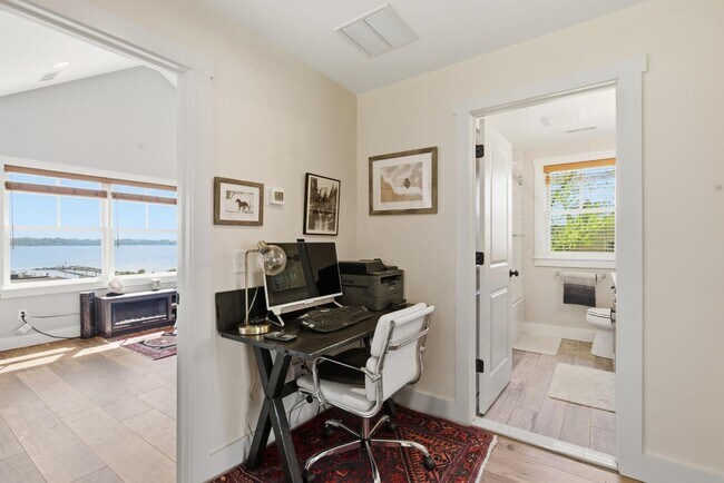 Building Photo - 1124 Narragansett Blvd