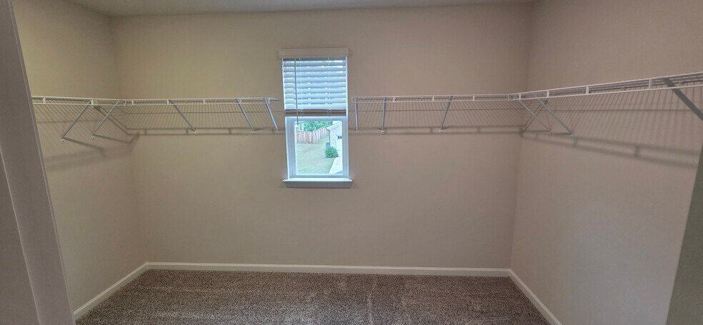 Building Photo - 164 Longleaf St