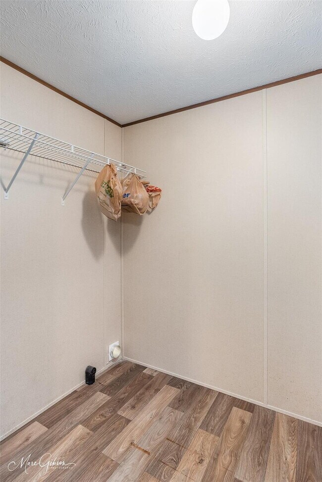 Building Photo - "Charming 3-Bedroom Home with 2 Full Baths in Prime Bossier City Location!"