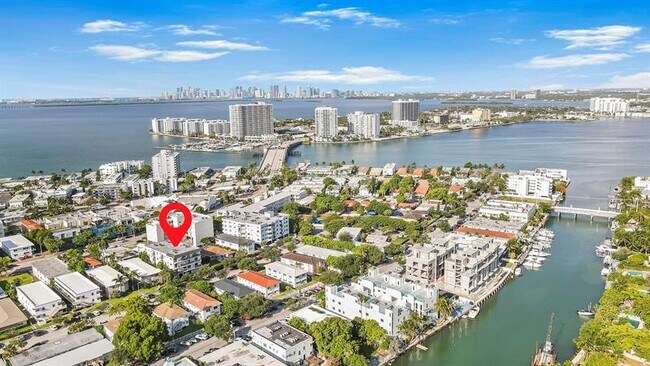 Building Photo - 1960 Marseille Dr