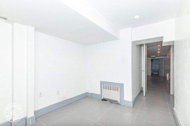 Building Photo - 233 Jefferson St