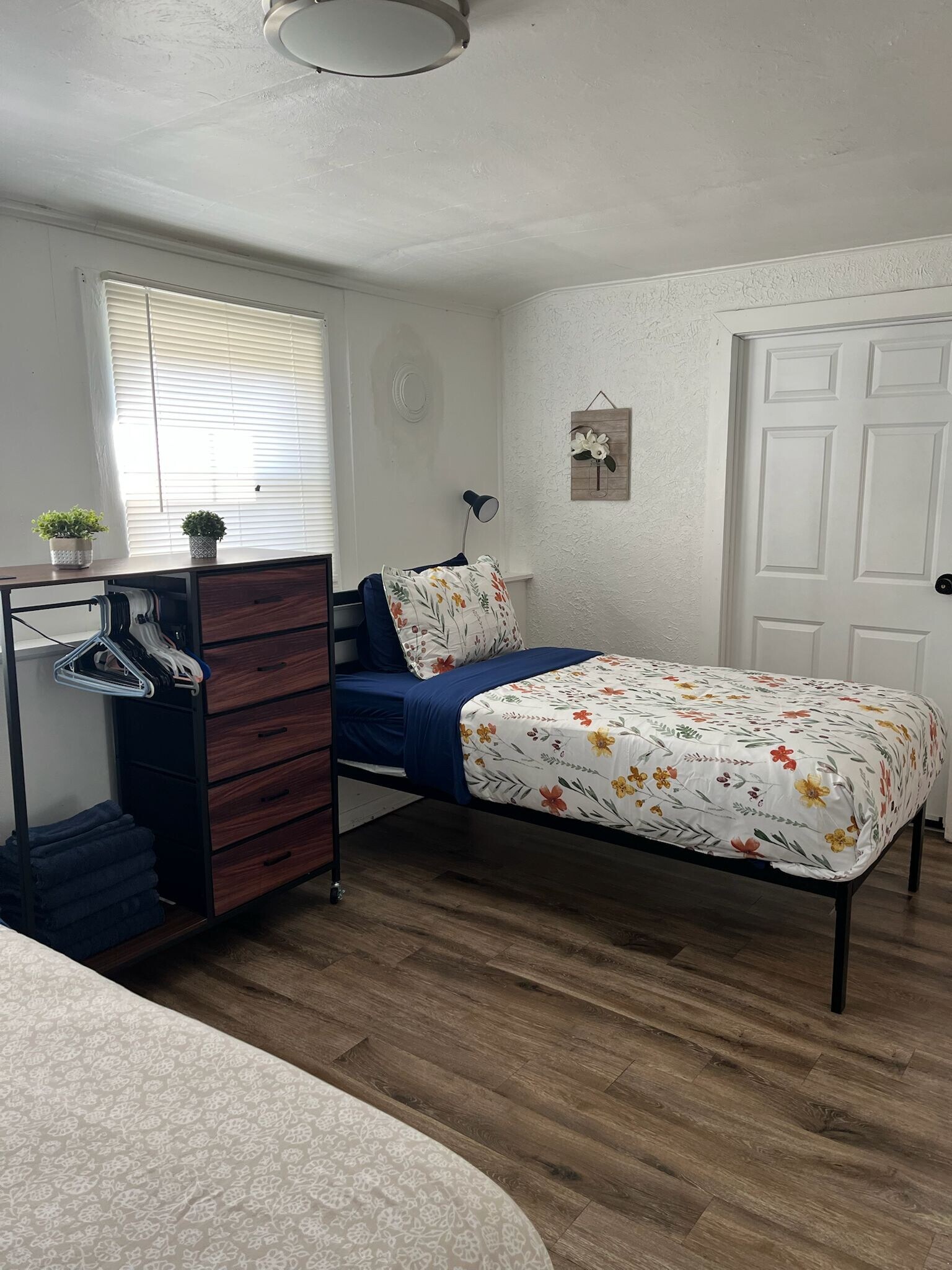 Bedroom 2 with queen and twin bed - 4946 Camden St